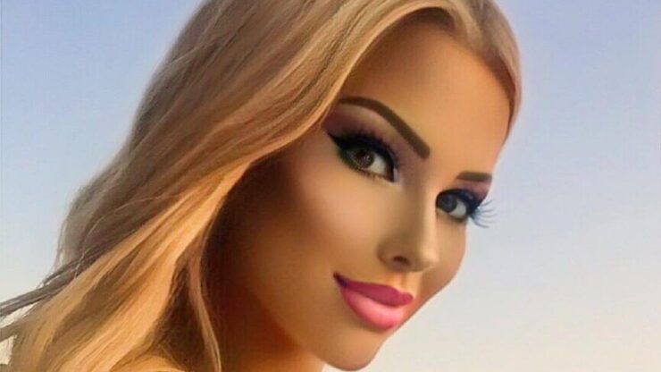 ragazza simile a Barbie