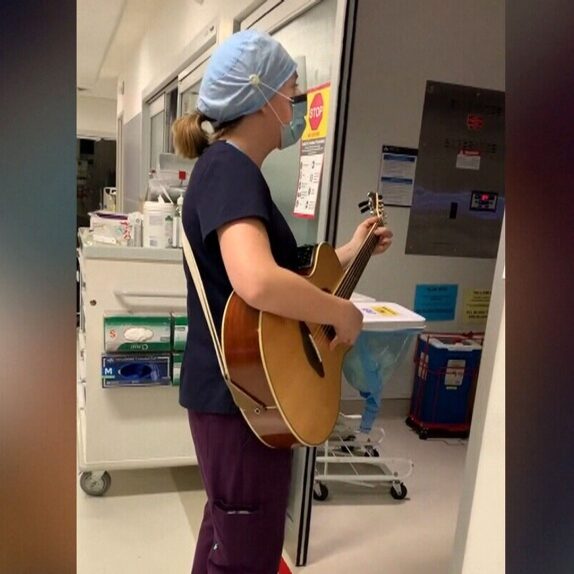 infermiera chitarra