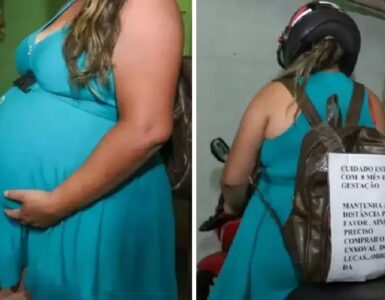 donna incinta mette biglietto sullo zaino per avvisare delle sue condizioni
