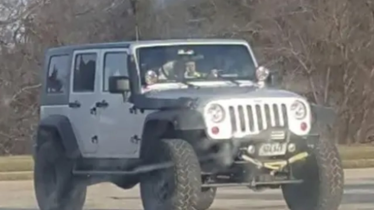 la Jeep nel parcheggio